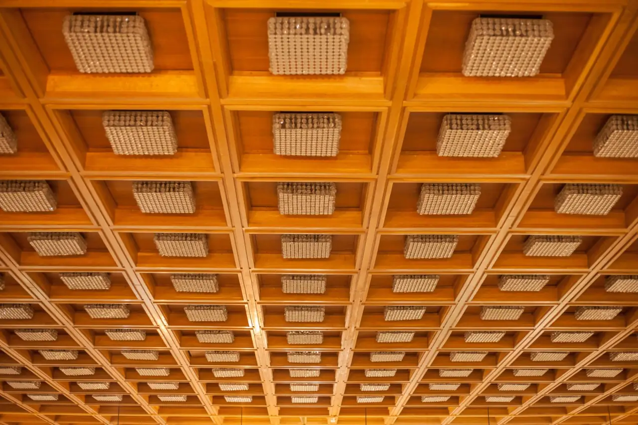2025年电子通讯设备行业技术趋势与办公场景应用分析