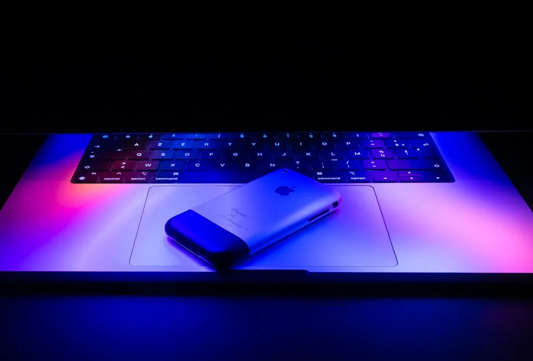数码配件与通讯设备选型对比：企业采购中的兼容性与成本分析